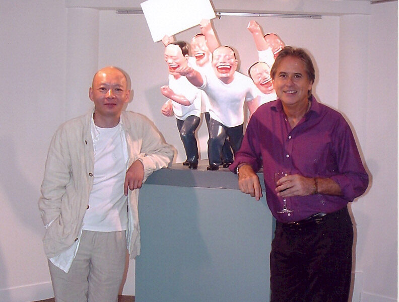 Yue Minjun – Sculptures & Paintings (2004), Exhibition Opening Photos, Yue Minjun and Mr. Manfred Schoeni